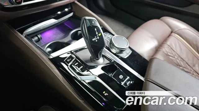 BMW 5 Series G30 — Фото автомобиля 12