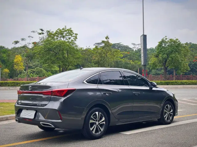 Changan Eado — Фото автомобиля 23