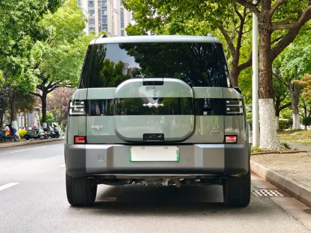 BYD FangChengBao Titanium 7 — Фото автомобиля 15