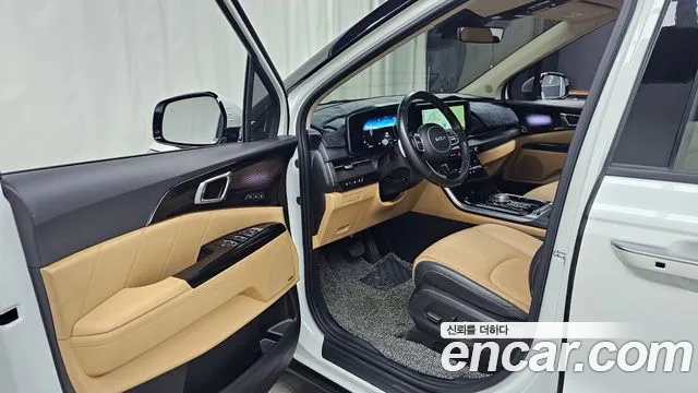 Kia Carnival Generation 4 — Фото автомобиля 14