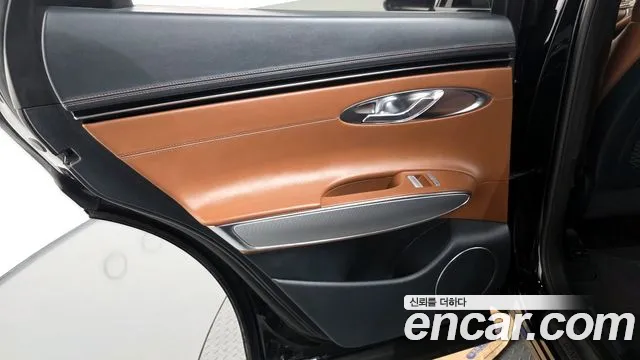 Genesis GV70 — Фото автомобиля 25