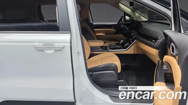 Kia Carnival Generation 4 — Фото автомобиля 11