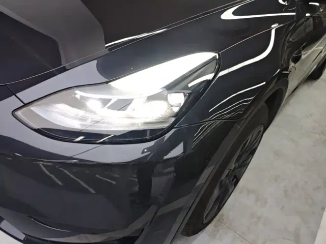 Tesla Model Y — Фото автомобиля 23