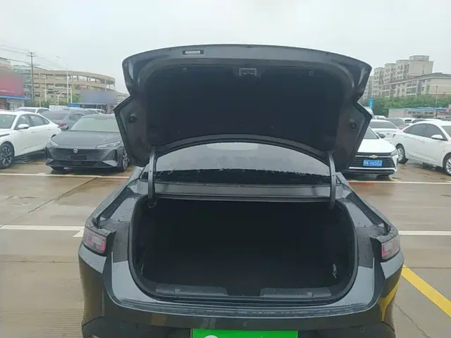 Changan Lamore — Фото автомобиля 18