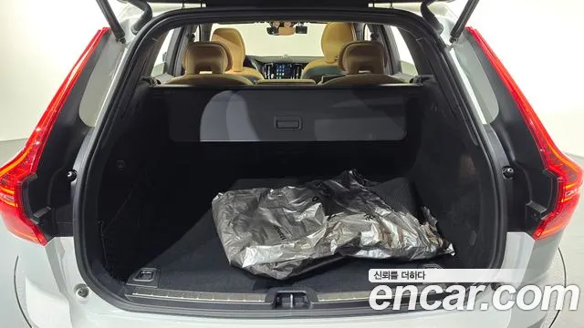Вольво XC60 — Фото автомобиля 16
