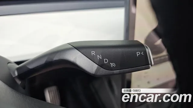 Tesla Model Y — Фото автомобиля 12