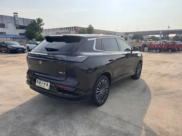 Dongfeng Aeolus Dongfeng Aeolus L8 2025 Plug-in Hybrid — Фото автомобиля 17