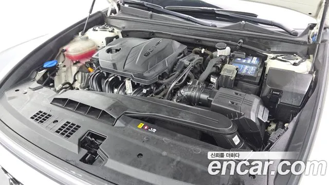 Hyundai Grandeur GN7 — Фото автомобиля 9