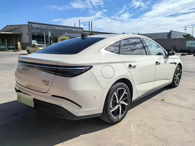 BYD Seal 07 DM-i — Фото автомобиля 6