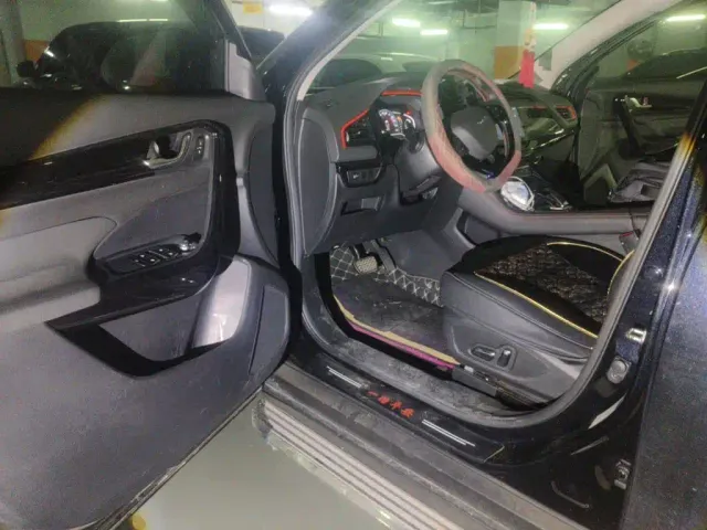 Dongfeng Fengshen AX7 — Фото автомобиля 12