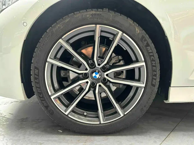 BMW 3 Series — Фото автомобиля 19