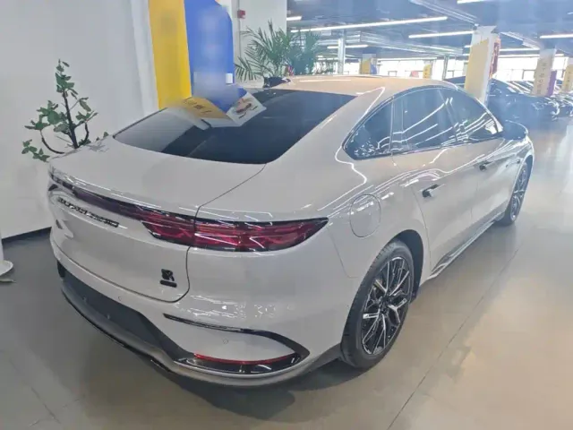 BYD Han — Фото автомобиля 6