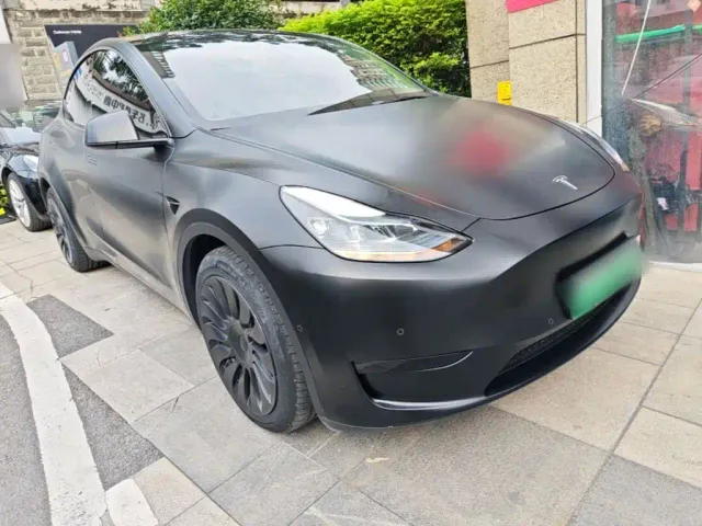 Tesla Model Y — Фото автомобиля 3