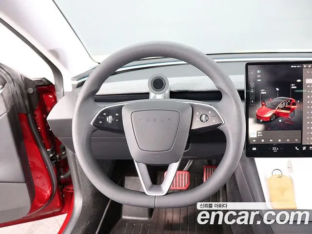 Tesla Model 3 — Фото автомобиля 16