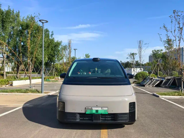 Li Auto MEGA — Фото автомобиля 2