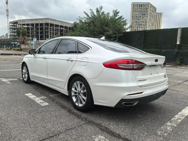 Ford Mondeo — Фото автомобиля 4