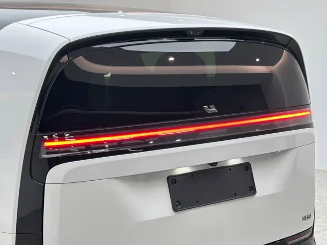 Li Auto MEGA — Фото автомобиля 24