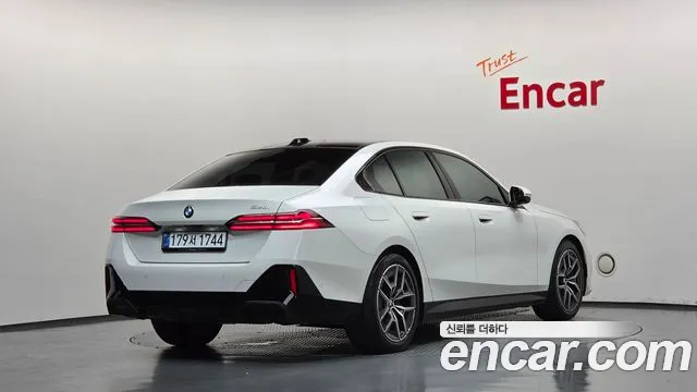 BMW 5 Series G60 — Фото автомобиля 2