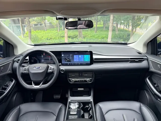 Ford Edge — Фото автомобиля 12