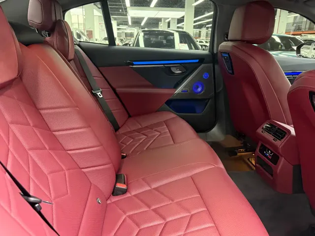 BMW 5 Series — Фото автомобиля 19