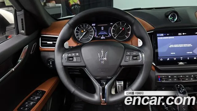 Maserati Ghibli Ghibli — Фото автомобиля 15