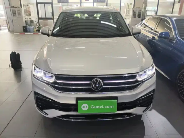 Volkswagen Tiguan L — Фото автомобиля 2