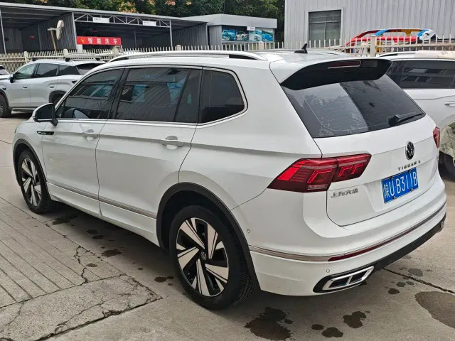 Volkswagen Tiguan L — Фото автомобиля 4