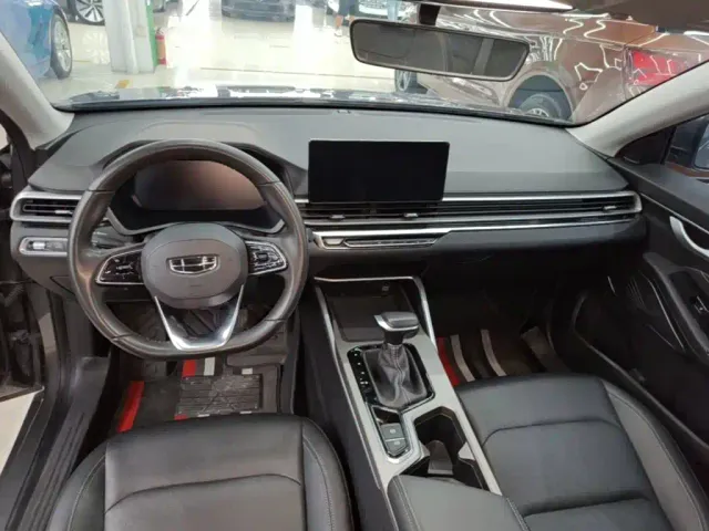 Geely Emgrand — Фото автомобиля 9