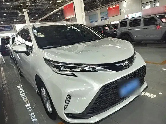 Toyota Granvia — Фото автомобиля 3