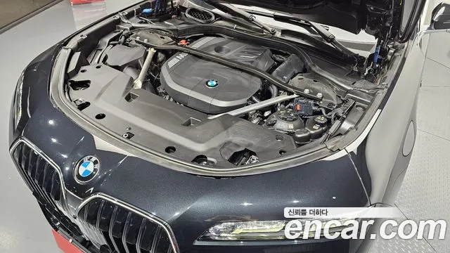 BMW 7-Series 7 серия (G70) 740i sDrive M Sport — Фото автомобиля 6