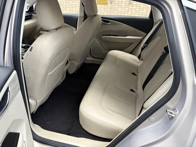 Wuling Starlight — Фото автомобиля 6