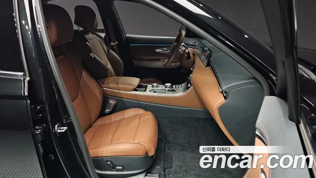 Genesis GV70 — Фото автомобиля 16