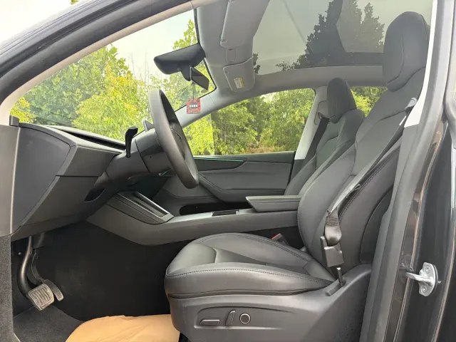 Tesla Model Y — Фото автомобиля 5