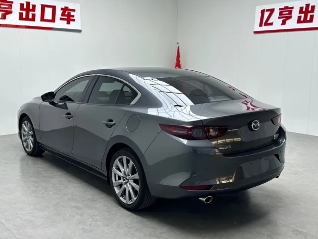 Mazda Axela — Фото автомобиля 21