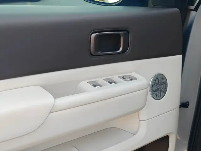 Li Auto MEGA — Фото автомобиля 14