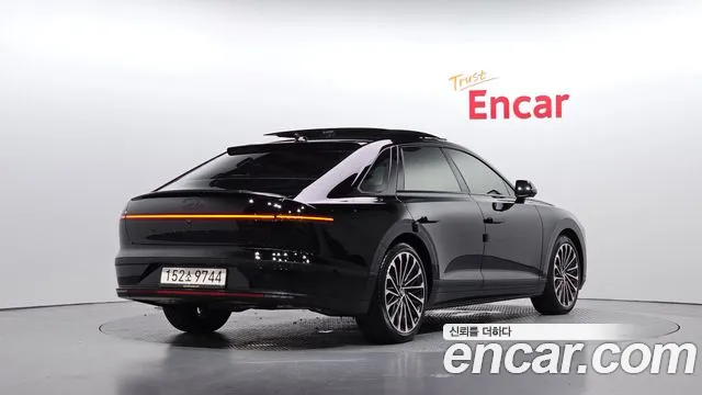 Hyundai Grandeur Grandeur (GN7) 3.5 Бензин 4WD — Фото автомобиля 2