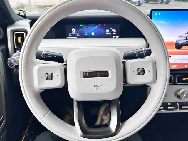 iCAR V23 — Фото автомобиля 12