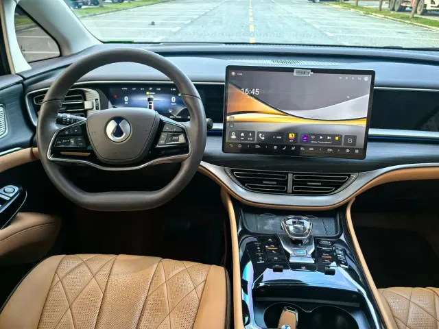 Denza Denza D9 2024 DM-i 980 AWD Prestige — Фото автомобиля 17