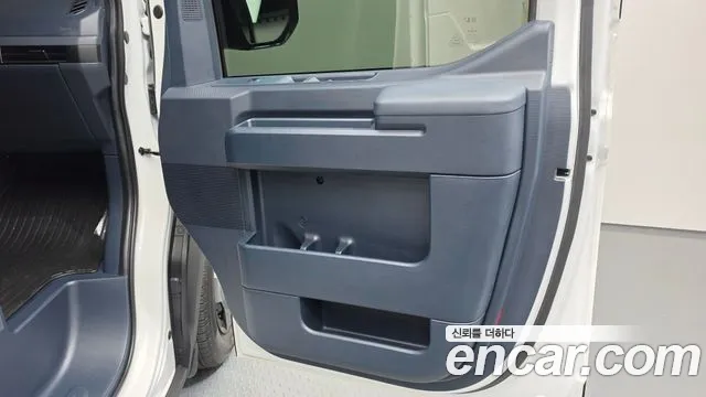 Kia PV5 — Фото автомобиля 25