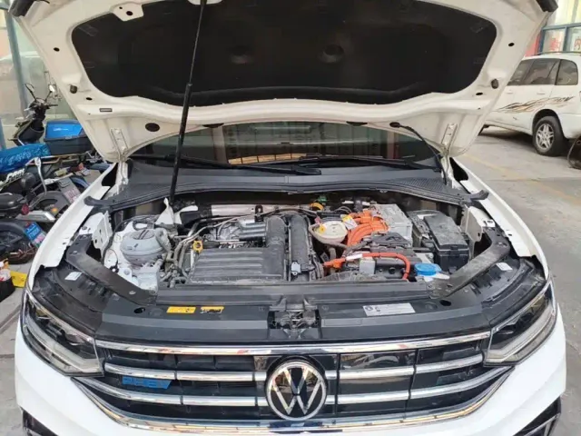Volkswagen Tiguan L PHEV — Фото автомобиля 19