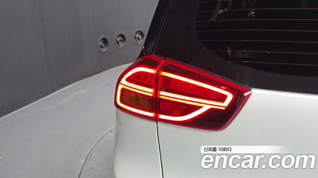 Kia Niro — Фото автомобиля 8