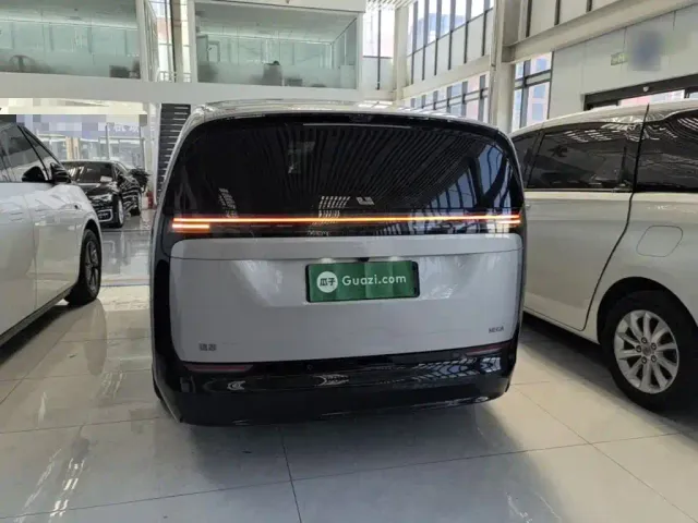 Li Auto MEGA — Фото автомобиля 5