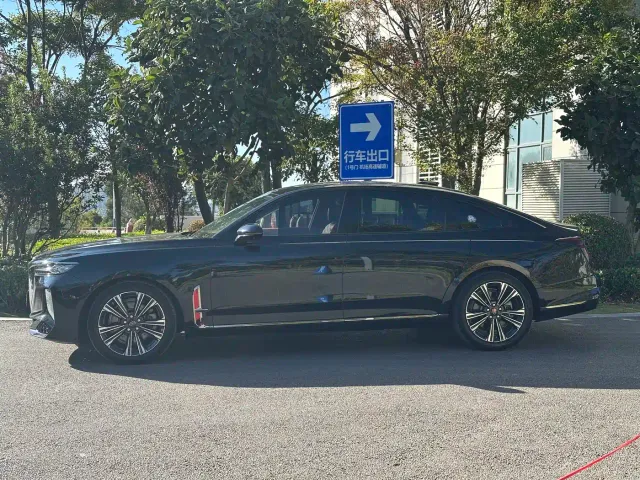 Hongqi H9 — Фото автомобиля 3
