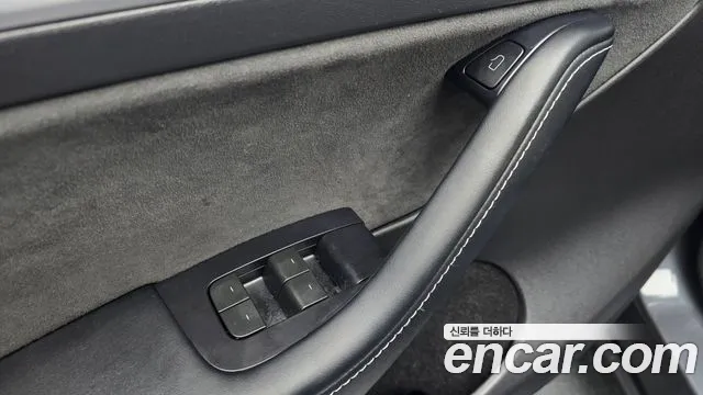 Tesla Model Y — Фото автомобиля 19