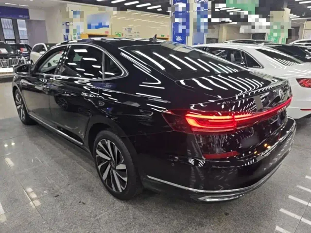 Volkswagen Passat — Фото автомобиля 4