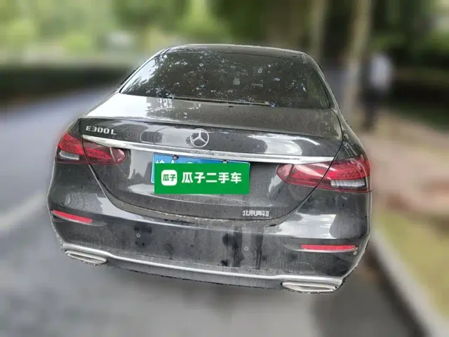 Mercedes-Benz E-Class — Фото автомобиля 3