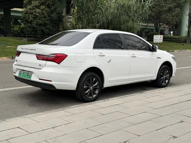 BYD Qin — Фото автомобиля 6