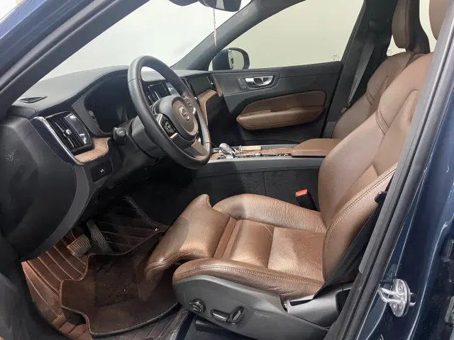 Volvo XC60 — Фото автомобиля 13