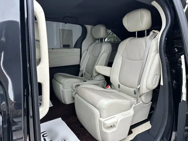 Toyota Sienna — Фото автомобиля 17