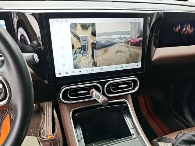 Leapmotor C11 — Фото автомобиля 12